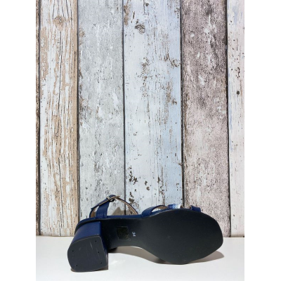 Sandale Salomé sur talon en cuir marine en Petite Taille Femme