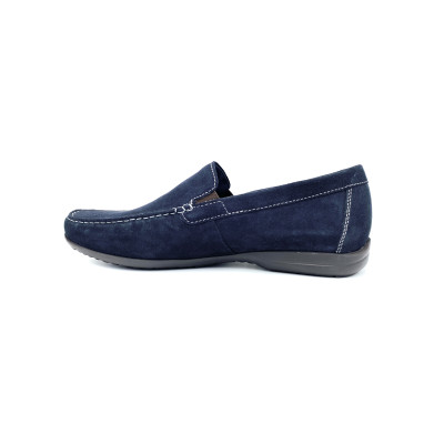 mocassin