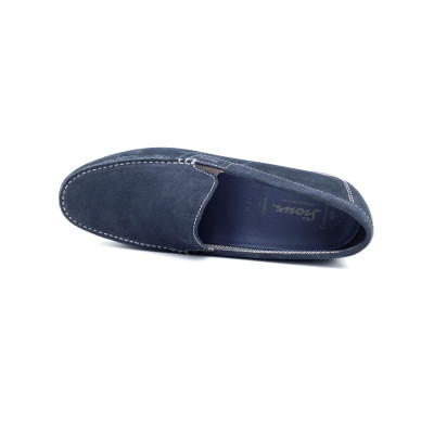 mocassin