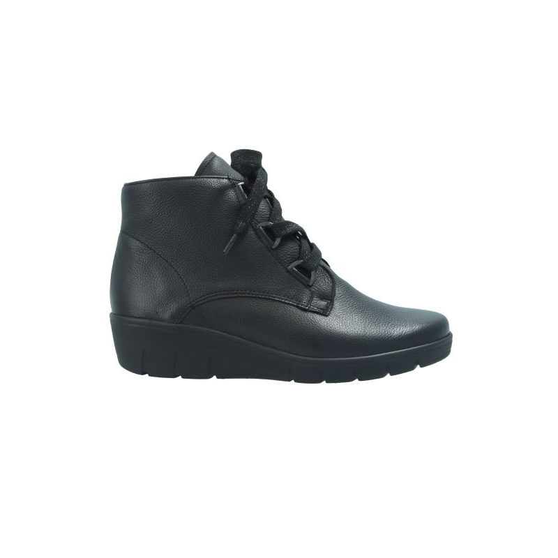 Boots à lacets en cuir lisse noir en Petite Taille Femme