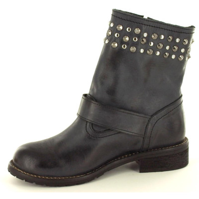 bottine clous