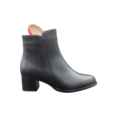 Bottine en cuir noir talon de 5cm